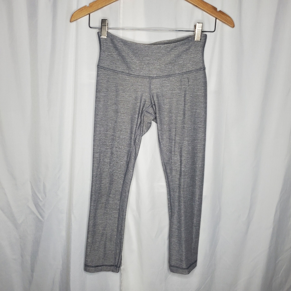 ◇ Lululemon Low Rise Capri Leggings Heather Gray Size 2